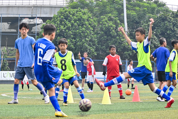 失敗恐れずトライ　サッカー教室初開催　ヴァンフォーレ甲府 