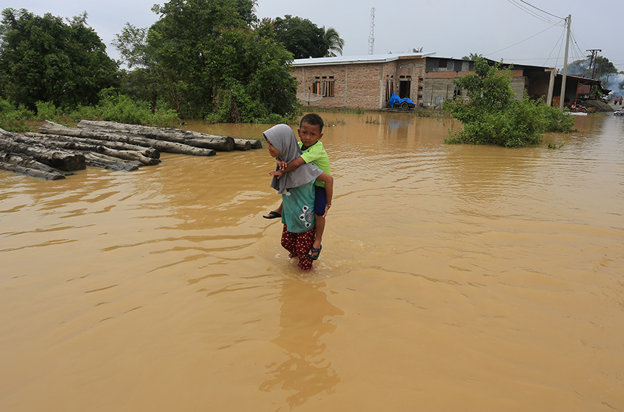 ▼洪水で住民数百人が避難