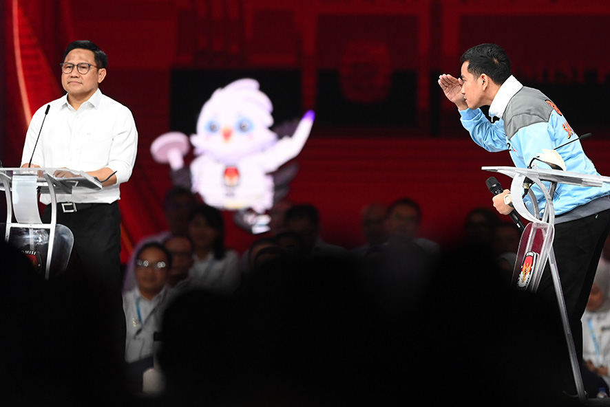 ギブラン氏の態度に非難集中　「傲慢」「成熟に欠ける」　地元メディア