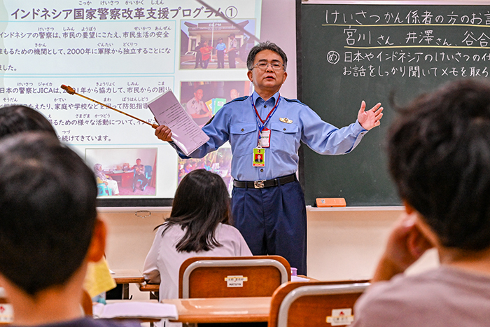 「警察教室」で学ぶ現場の生 　旺盛な好奇心、講師を質問責めに　ＣＪＳ　
