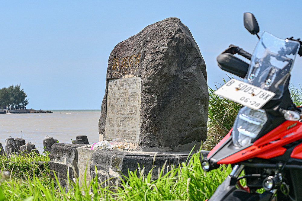 【ぶらりインドネシア　④】涼風切ってひらり　スマラン事件の地へ