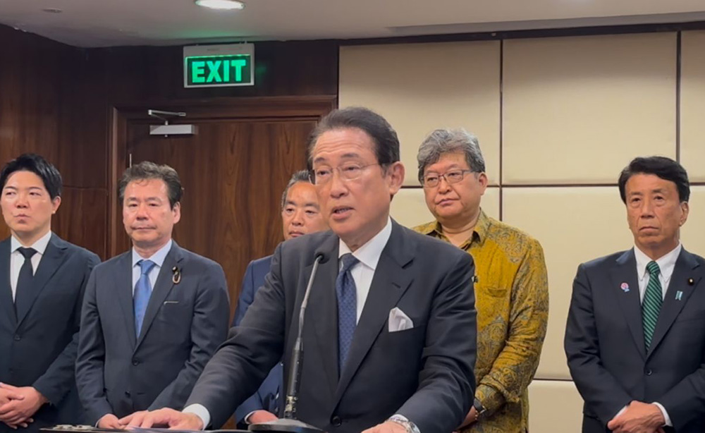 岸田前首相がインドネシア訪問　自由貿易と脱炭素で意見交換