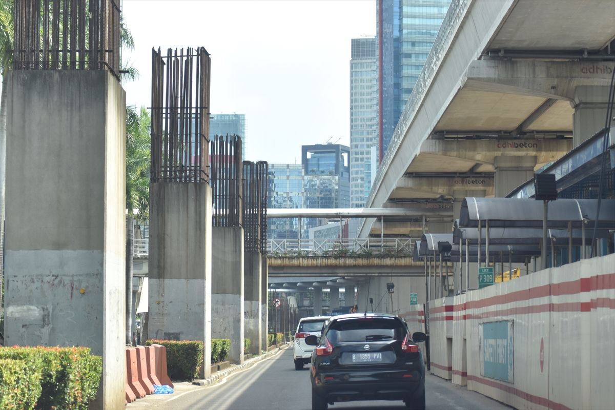 都心の「謎の柱」、モノレールの残骸　渋滞の原因、事業再開に期待