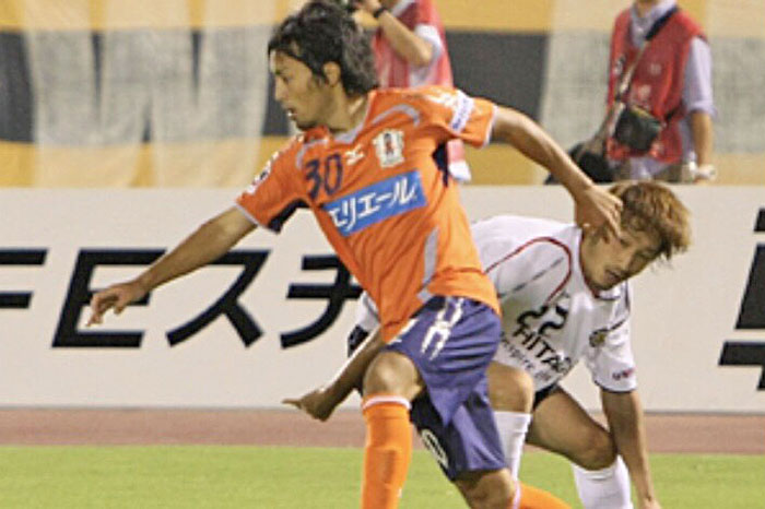 越境するドリブラー 松永祥兵　 第２回　　19歳、欧州で突き付けられた現実　  