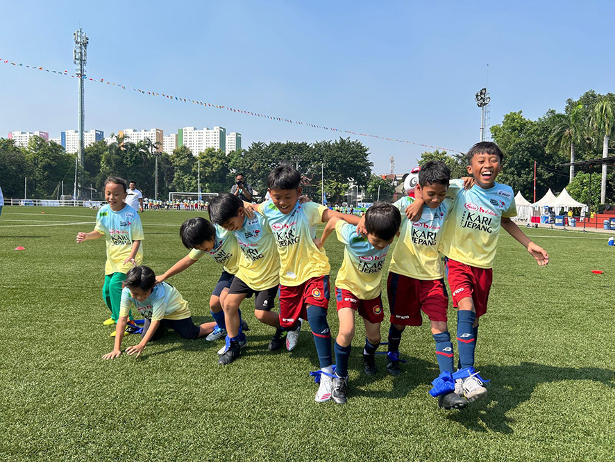 日イ185人の子どもが交流　第２回スポーツフェスティバル　湘南ベルマーレ