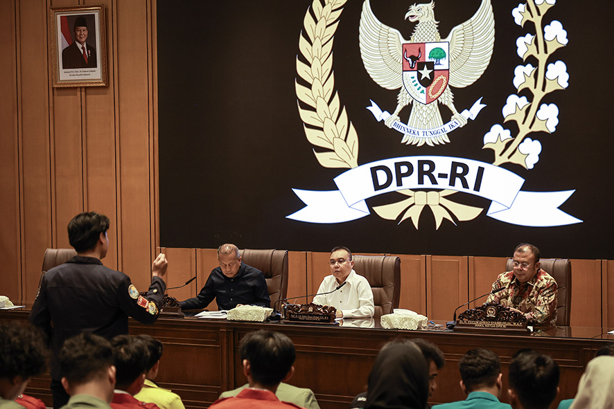 学生団体代表、ＤＰＲ指導部に要求を直接表明　国民感覚が突きつけた問い　象徴と現実の乖離