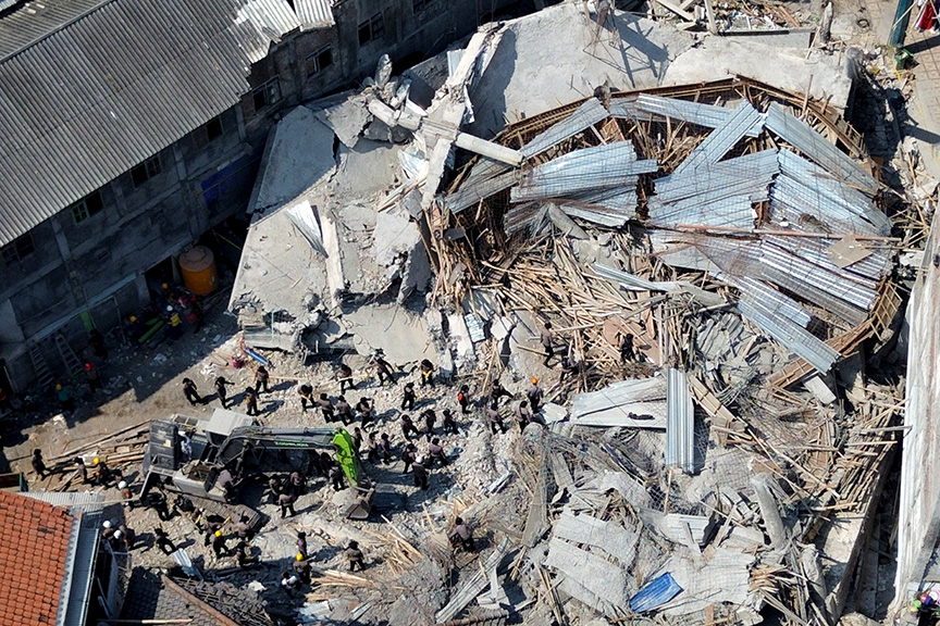 東ジャワ・イスラム寄宿学校倒壊　死者37人、行方不明26人に
