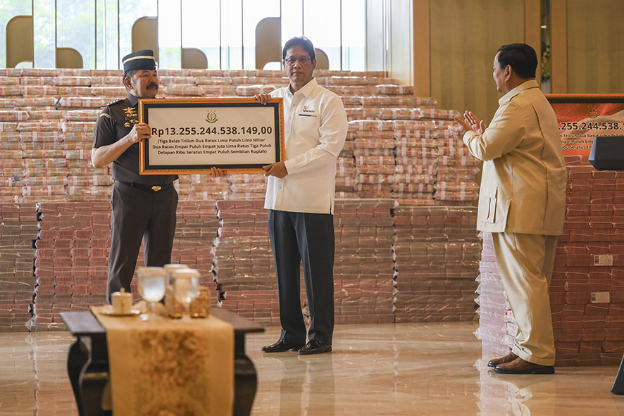 ＣＰＯ汚職13兆返還　プラボウォ大統領が立ち会い