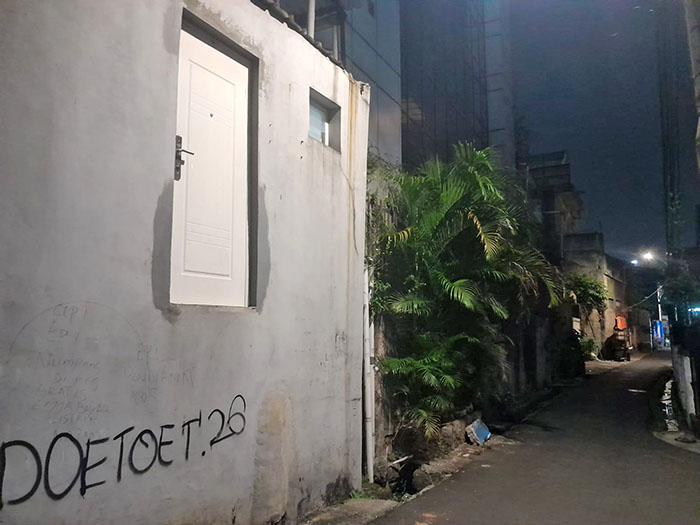 ▼窓として取り付けられたドア