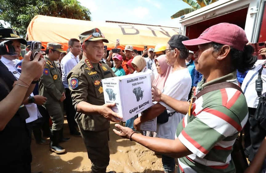▼内務相、土砂災害現場を視察