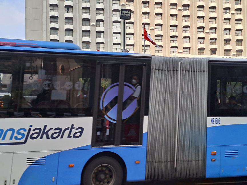 トランスジャカルタ運賃値上げ検討　利用者からは反発の声も