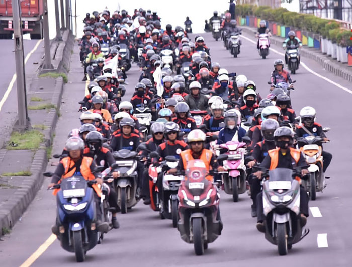 労働者、再び抗議行動　最低賃金改定と新労働法制定を要求