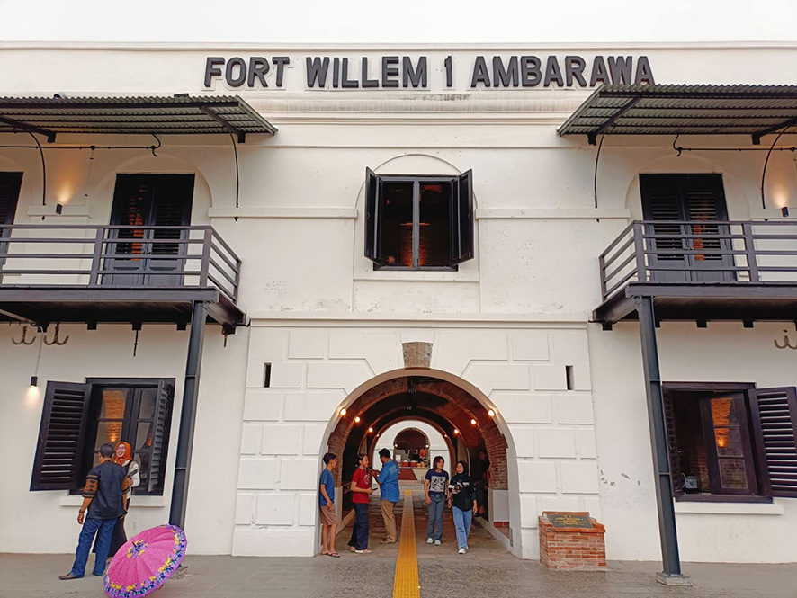 蘇った廃墟、幾多の遍歴を乗り越えて　アンバラワ、ウィレム１要塞