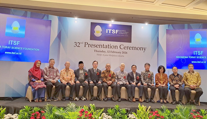 東レ科学振興会表彰式　教育者と研究者に栄誉授与