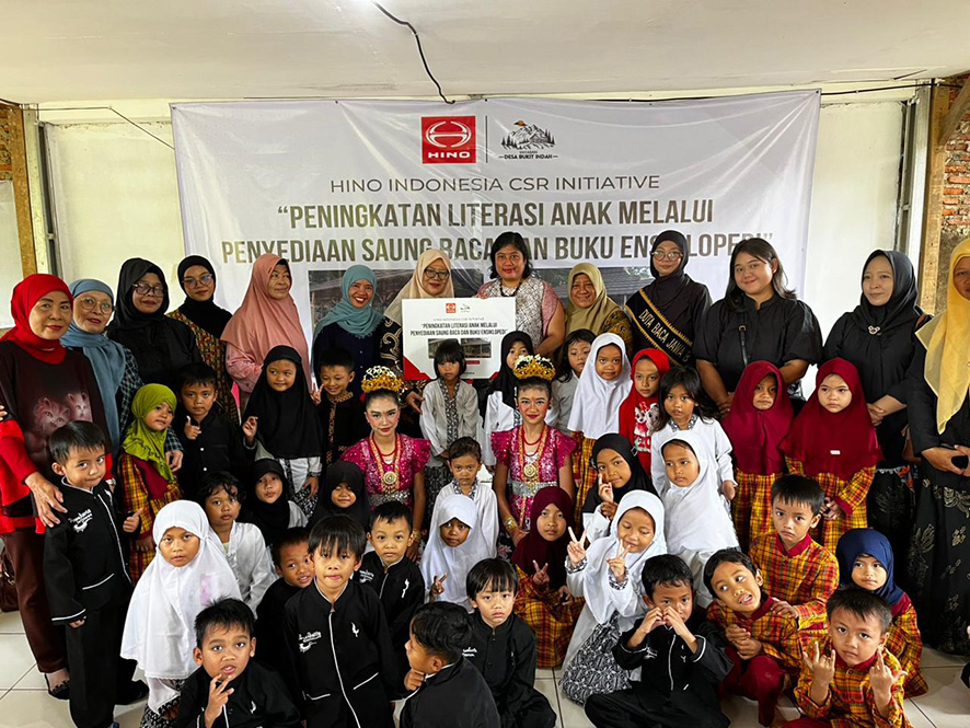 ▼「サウン・バチャ（読書小屋）」